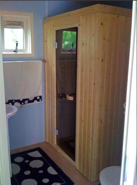 Een Chalet Met Prive Sauna En Tuin Villa Tzummarum Exteriör bild