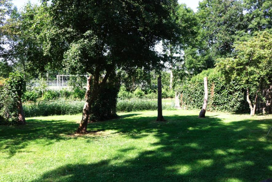 Een Chalet Met Prive Sauna En Tuin Villa Tzummarum Exteriör bild